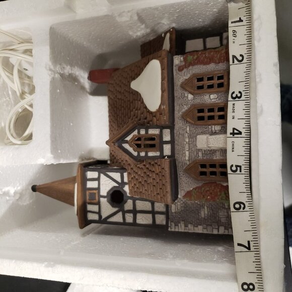 DICKINSON OLD MICHAEL CHURCH POR Intro 1992 Retired December 1996 Lighted - Picture 12 of 12